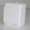 [7817202146] NORTIC Stikkontakt enkelt m/sidejord børnesikring IP44 Hvid 16A/250V